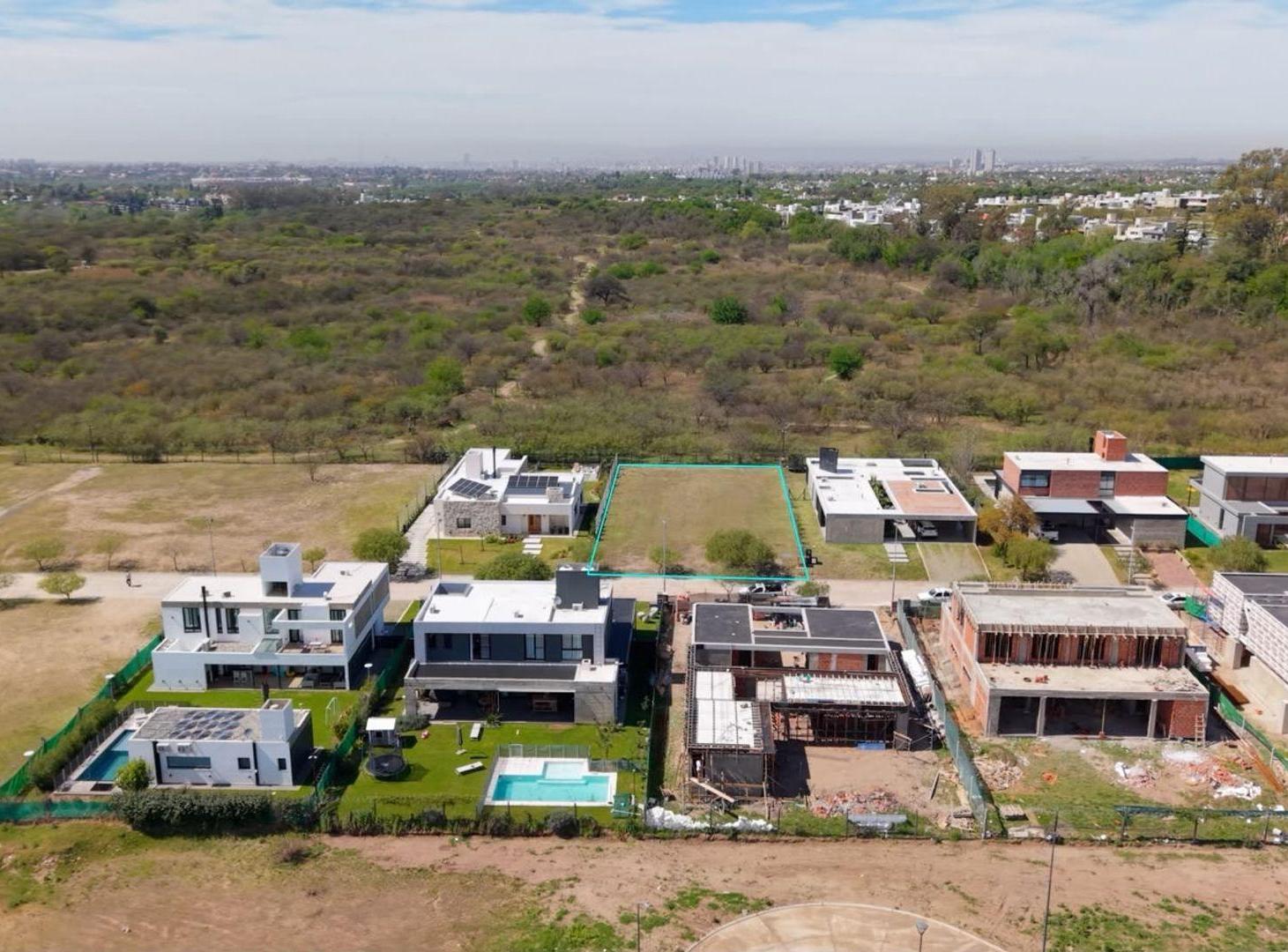 Foto de Venta lote Piana Valle Escondido 830m2, imagen 2