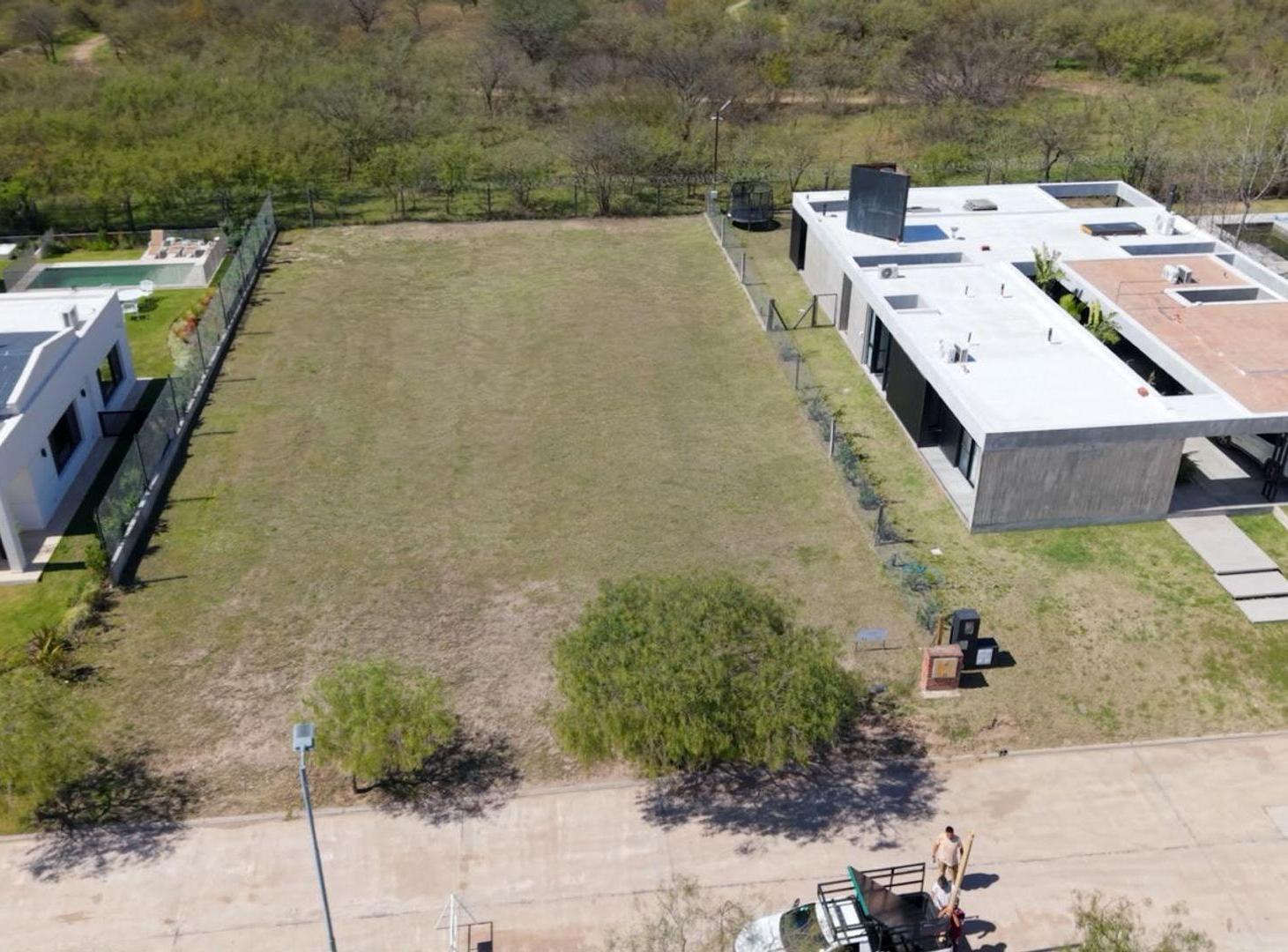 Foto de Venta lote Piana Valle Escondido 830m2, imagen 4