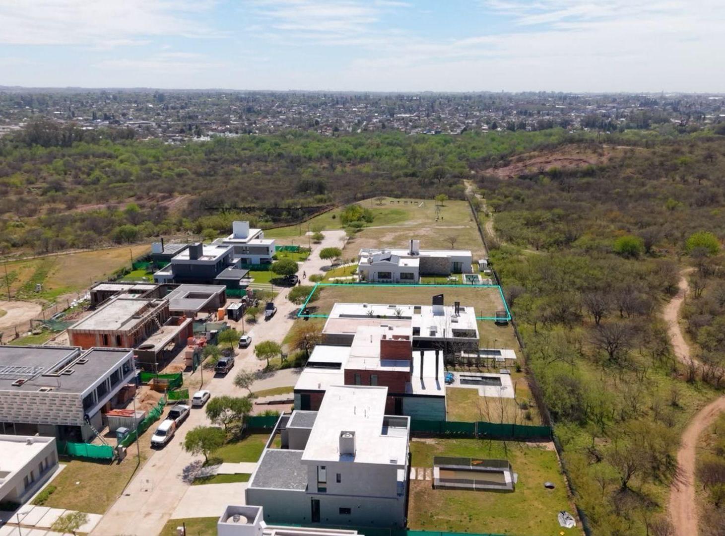 Foto de Venta lote Piana Valle Escondido 830m2, imagen 1