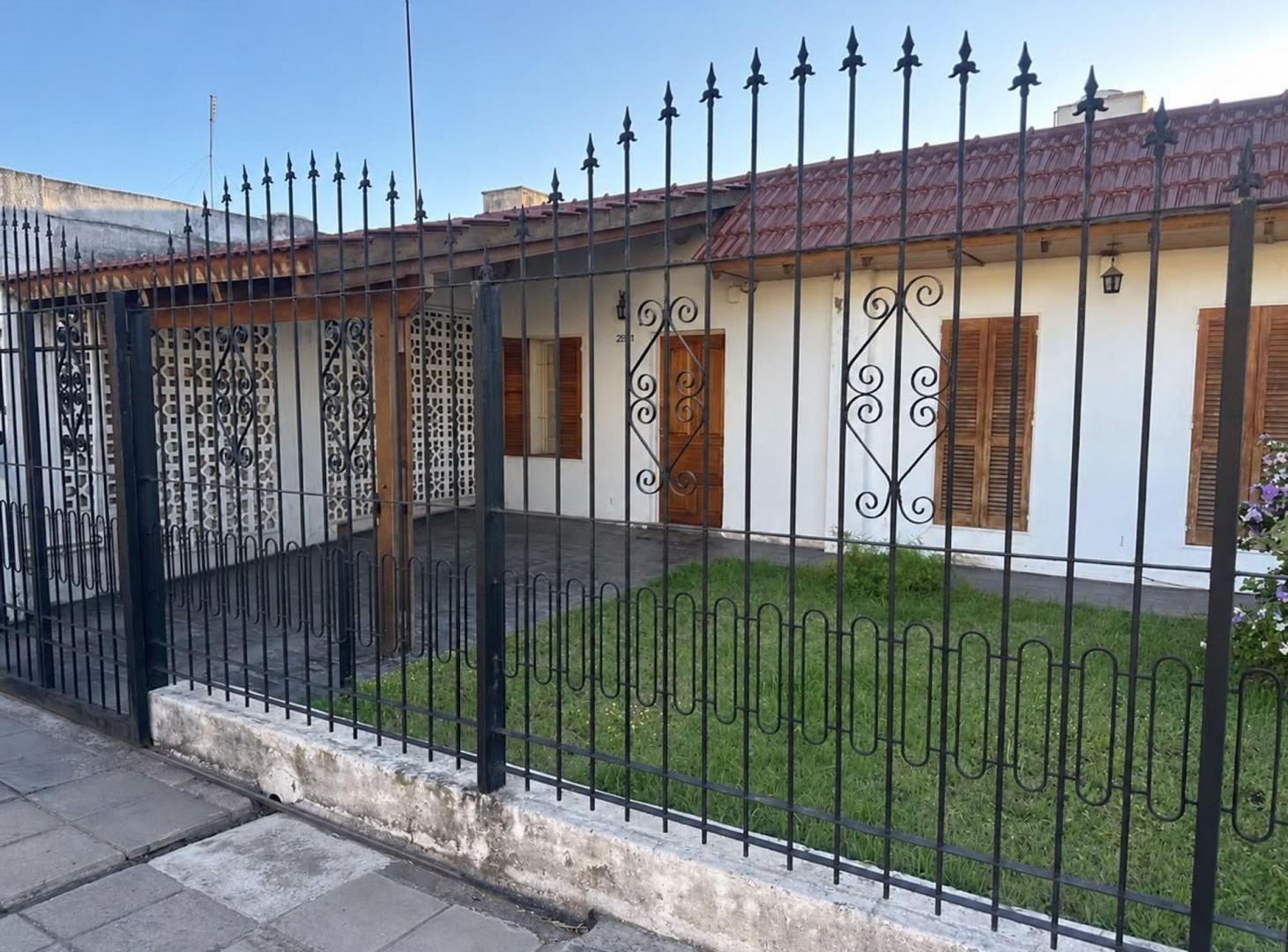 Foto de VENTA CASA EN GENERAL SAVIO 2 DORM APTA CRÉDITO, imagen 1