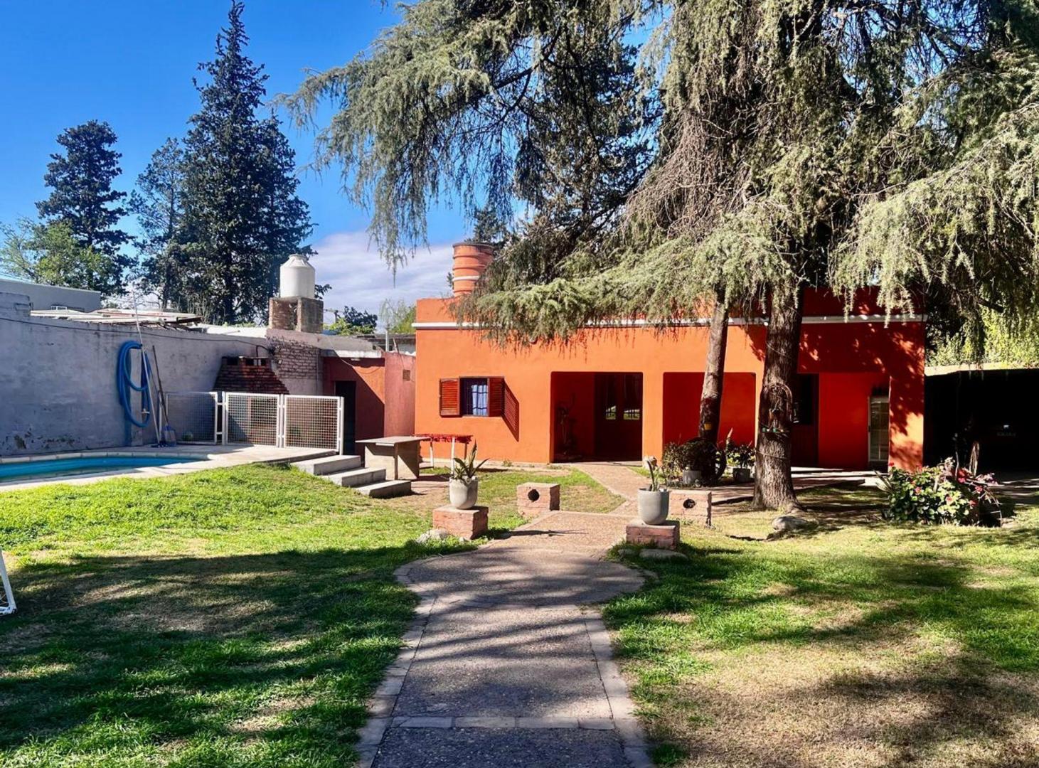 Foto de VENTA CASA TERRENO 804 m2 4 DORMITORIOS PILETA, imagen 2