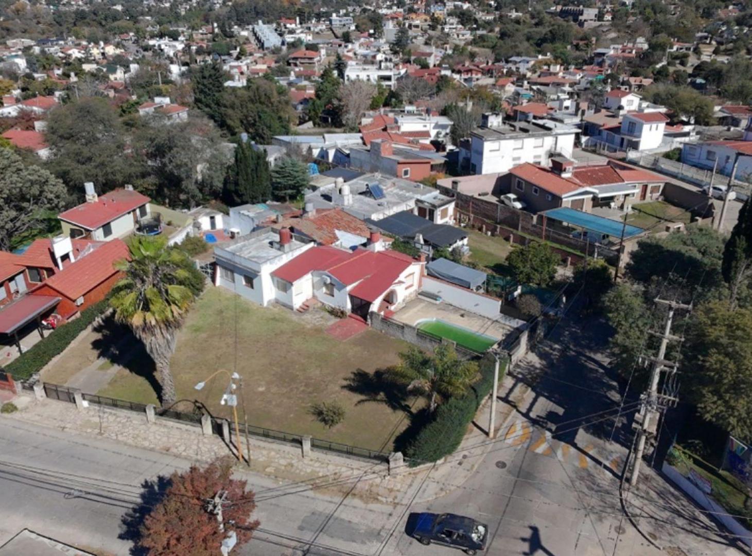 Foto de VENTA PH CENTRO CARLOS PAZ. 3 DORM , AMPLIO PATIO., imagen 3
