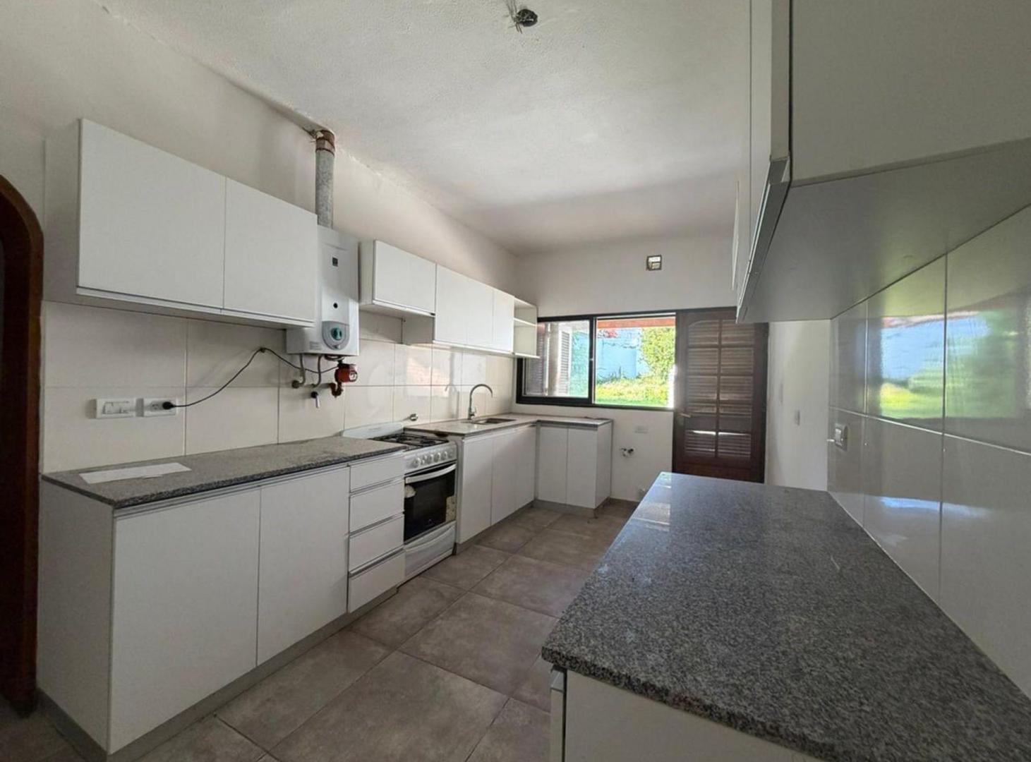 Foto de VENTA CASA 4 DORM BARRIO MAIPU 2A SECCION, imagen 2