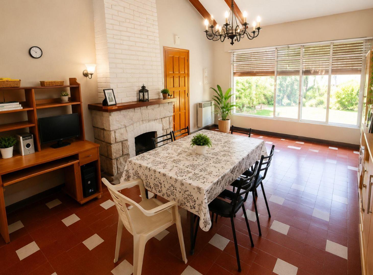 Foto de VENTA CASA 3 DORM GRANJA DE FUNES APTO CREDITO, imagen 2