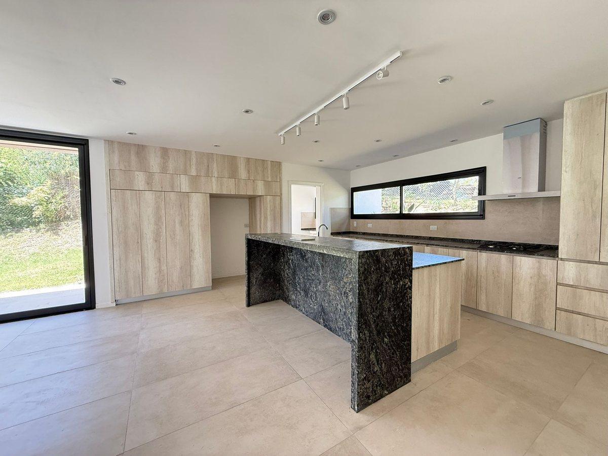 Foto de VENTA EXCLUSIVA CASA 3 DORM EL TERRON MENDIOLAZA, imagen 1