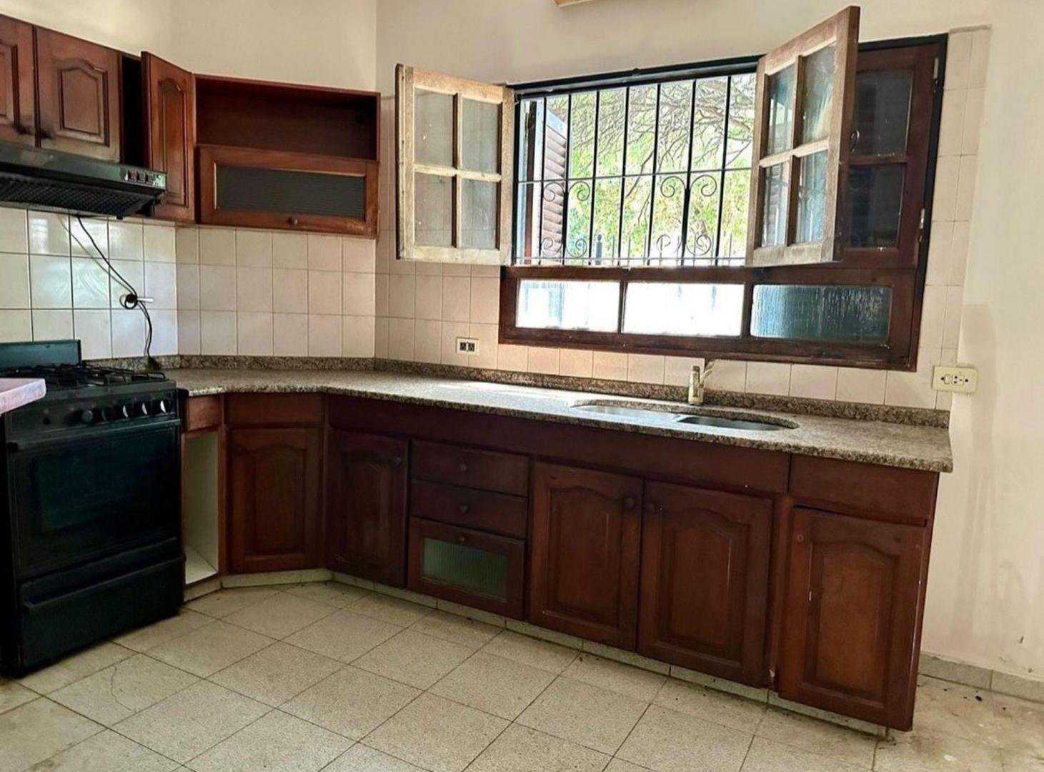 Foto de CASA EN VENTA 4 DORMITORIOS, imagen 4