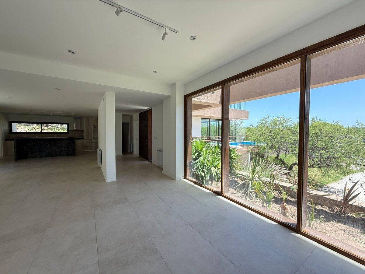 Foto de VENTA CASA 3 DORM EL TERRON MENDIOLAZA, imagen 5