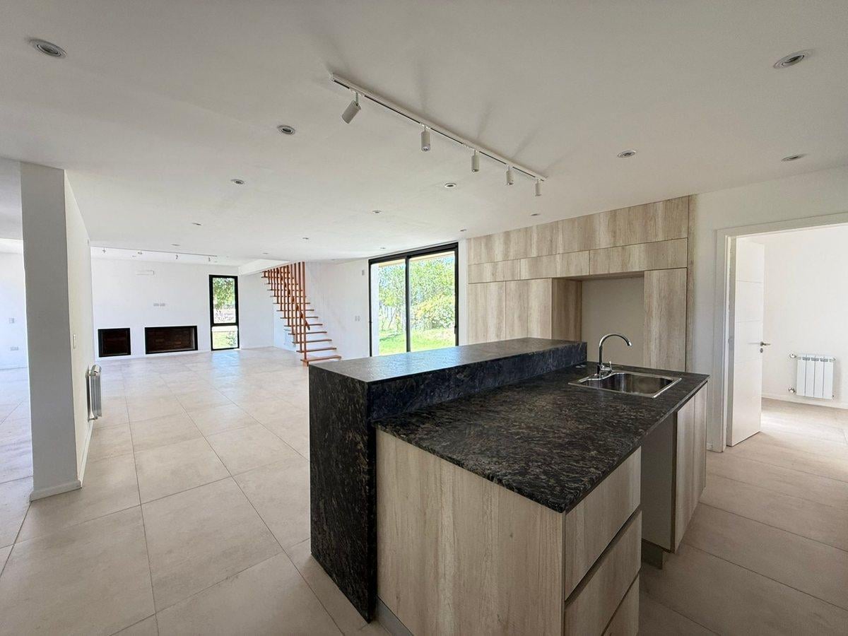 Foto de VENTA CASA 3 DORM EL TERRON MENDIOLAZA, imagen 1