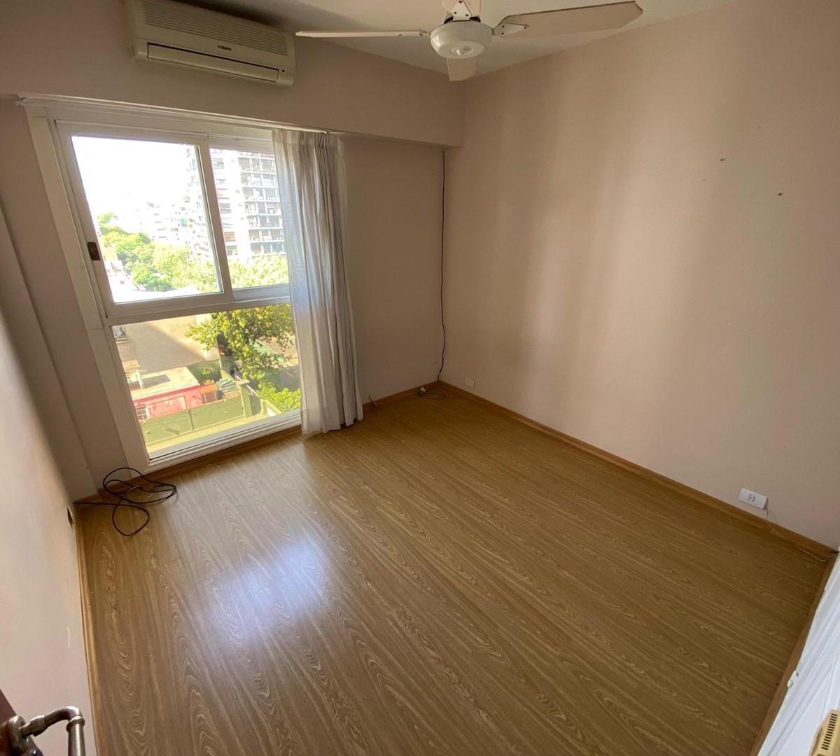 Venta - 4 Amb. C/dependencia - Cochera Fija y Baulera - Balcon Corrido Al Frente 2
