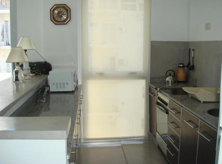 EXCELENTE 2 AMBIENTES - BALCON AL FRENTE - SOLEADO Y MUY LUMINOSO 1