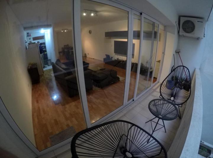 AMPLIO 2 AMBIENTES - BALCON CORRIDO - INMEJORABLE UBICACION 2