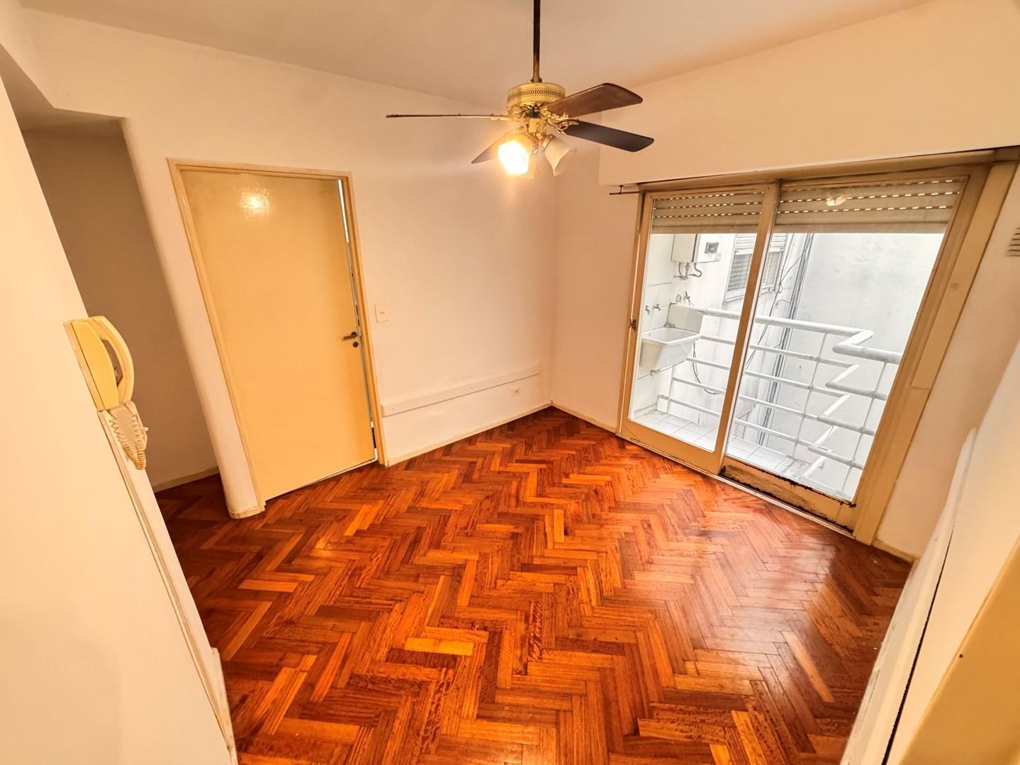 Foto de DEPARTAMENTO 2 AMBIENTES - BALCON LAVADERO - EXCELENTE UBICACION, imagen 4