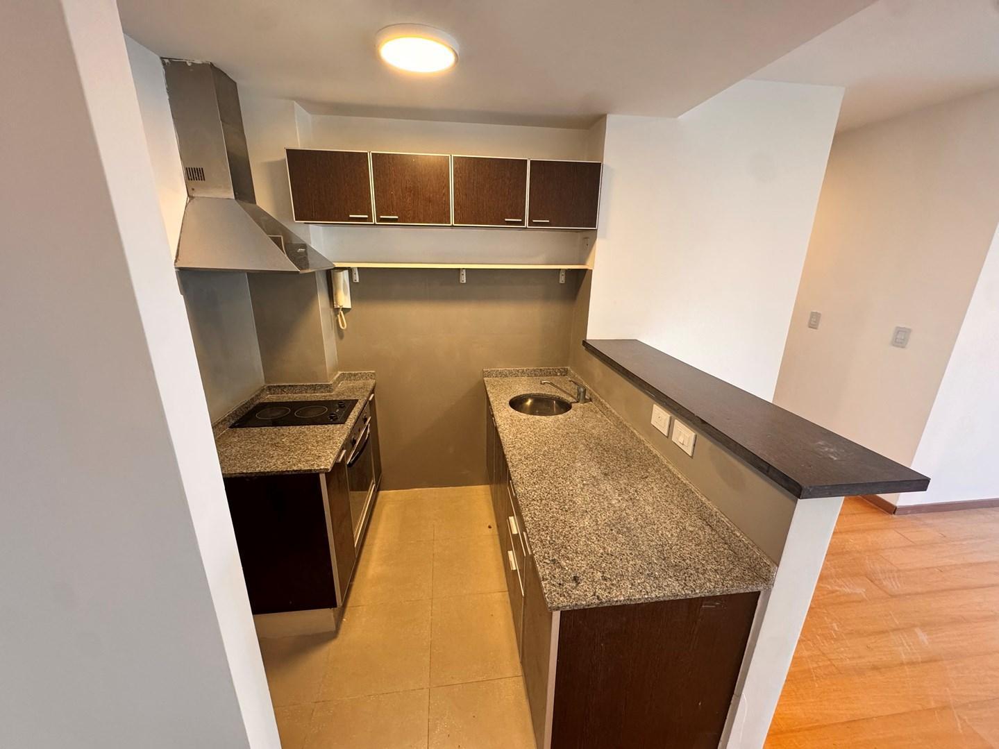 Foto de BALCON AL FRENTE- COCHERA FIJA Y BAULERA- AMENITIES: PILETA SUM LAUNDRY, imagen 3