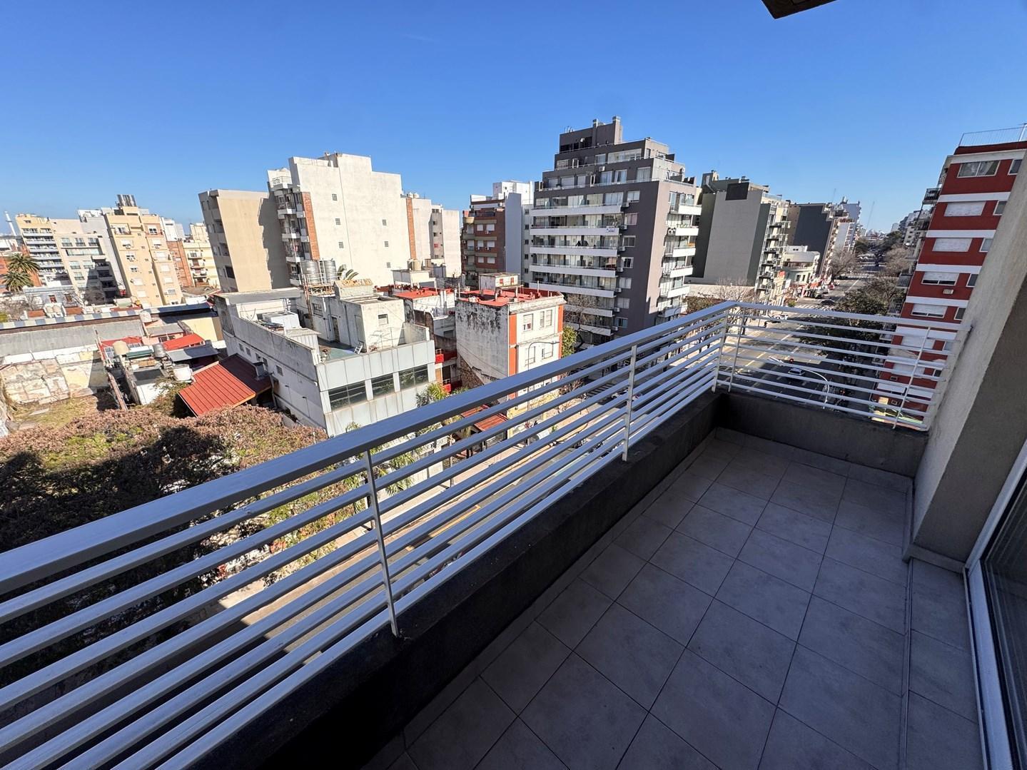 Foto de IMPECABLE ESTADO - BALCON AL FRENTE - VISTA PANORAMICA - SUPER LUMINOSO, imagen 4