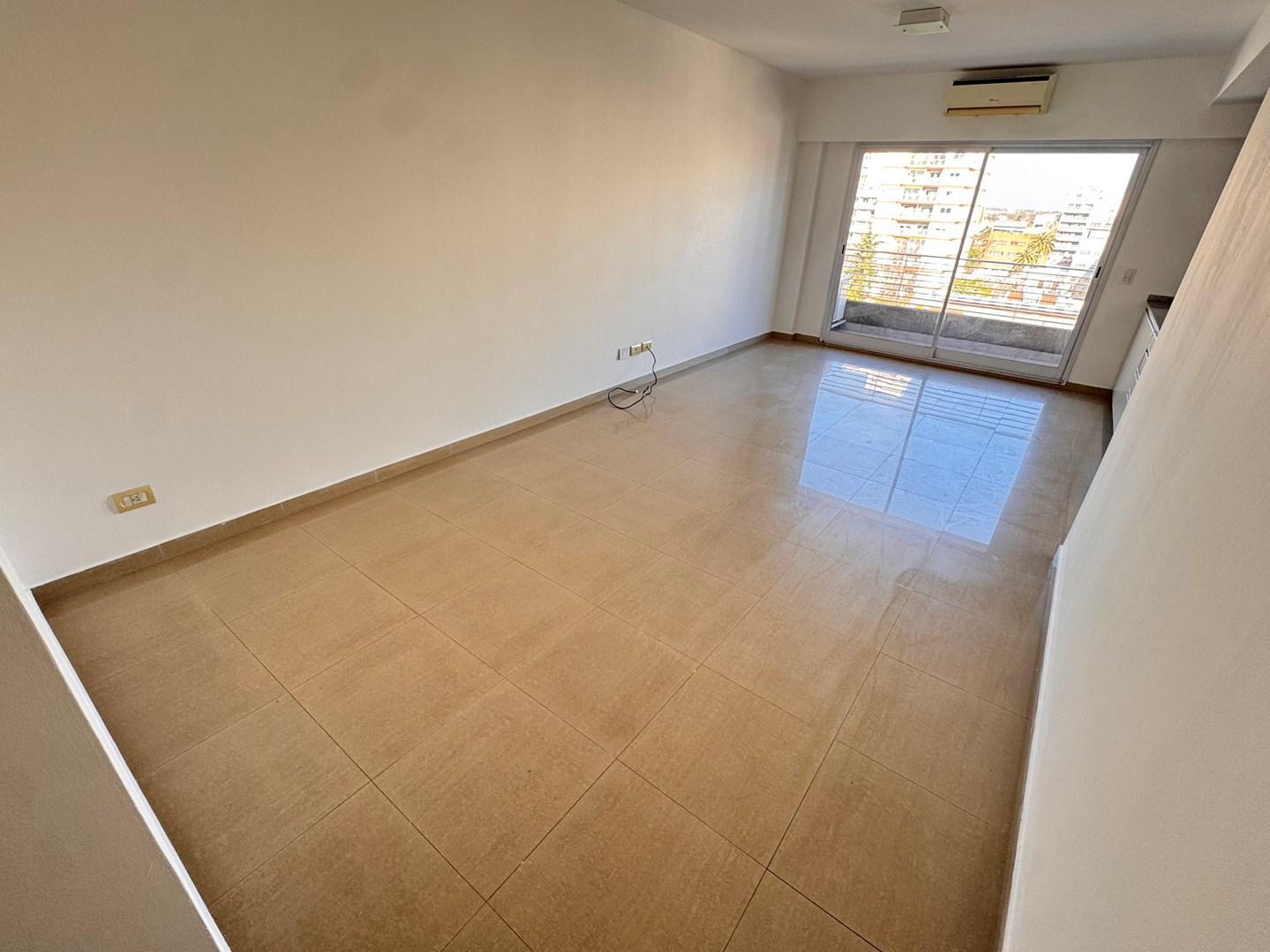 Foto de EXCELENTE DEPARTAMENTO CON BALCON AL FRENTE - SUPER SOLEADO Y LUMINOSO, imagen 4