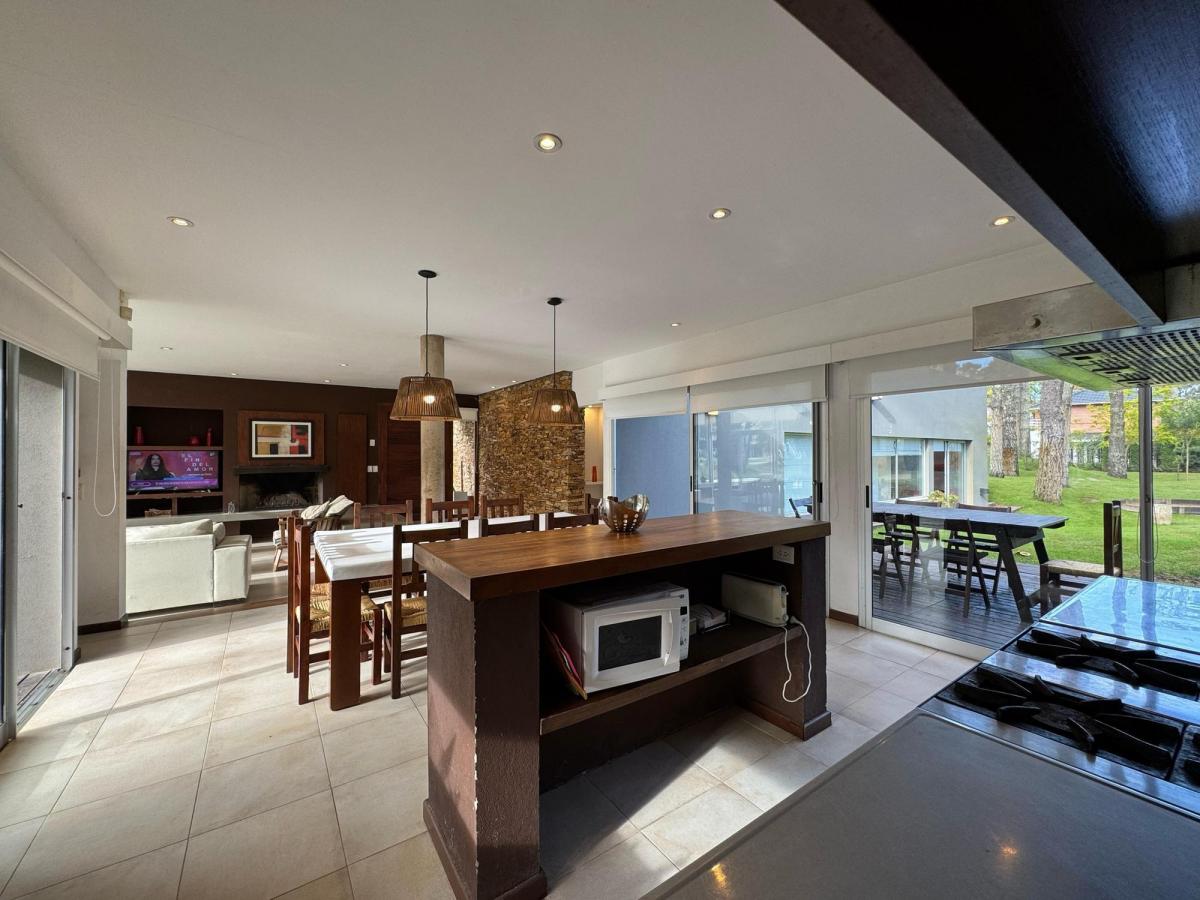 Foto de CASA A LA VENTA EN BARRIO ALAMOS - ALAMOS Y DE LA DERIVA, imagen 2