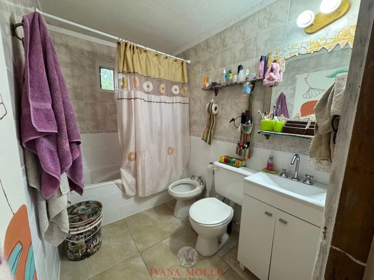 CASA A LA VENTA SOBRE LOTE MULTIFAMILIAR - PINAMAR 2