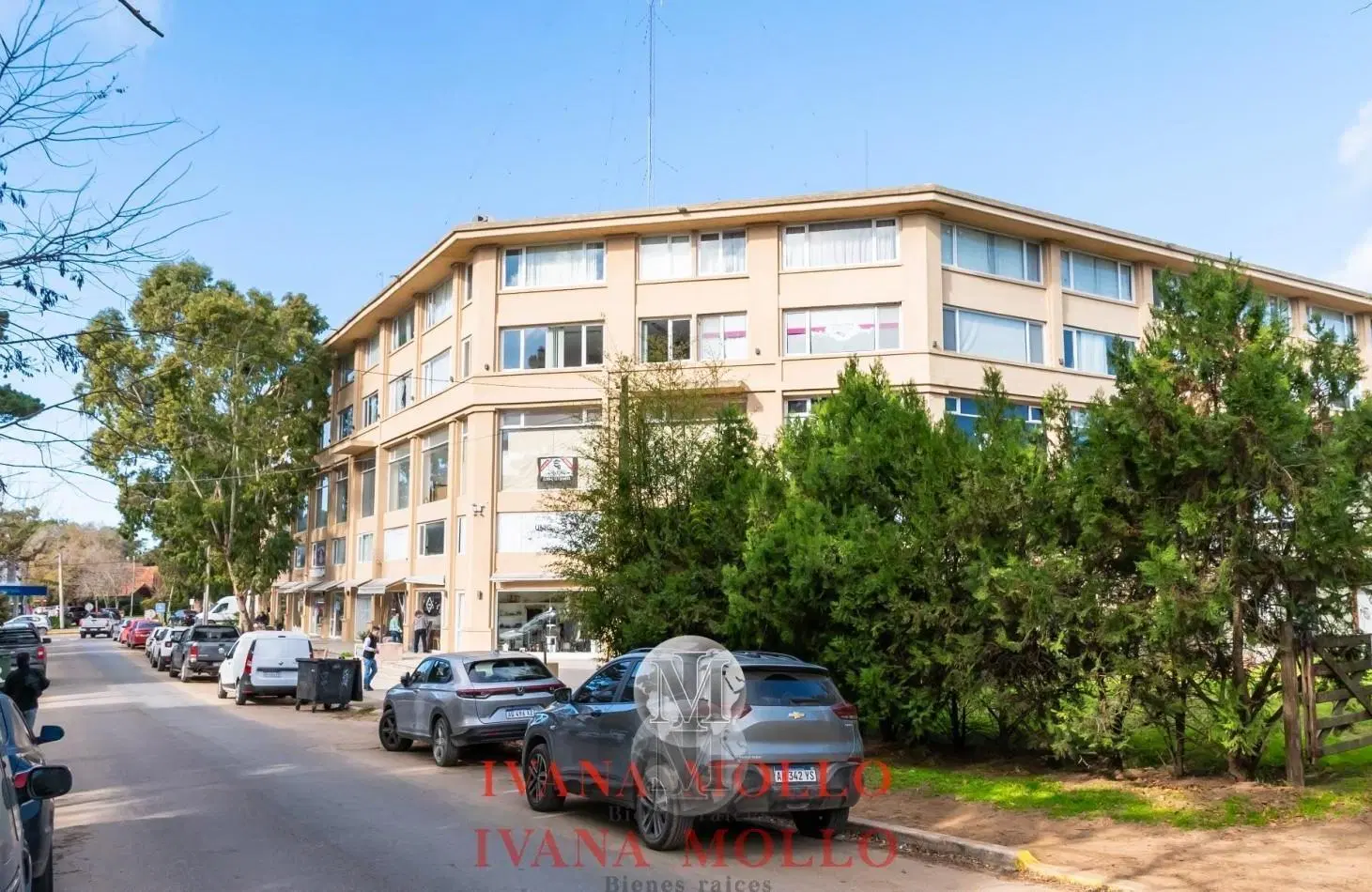 LOCAL COMERCIAL CENTRICO A LA VENTA CON FINANCIACION - PASEO EL AGORA - PINAMAR 1