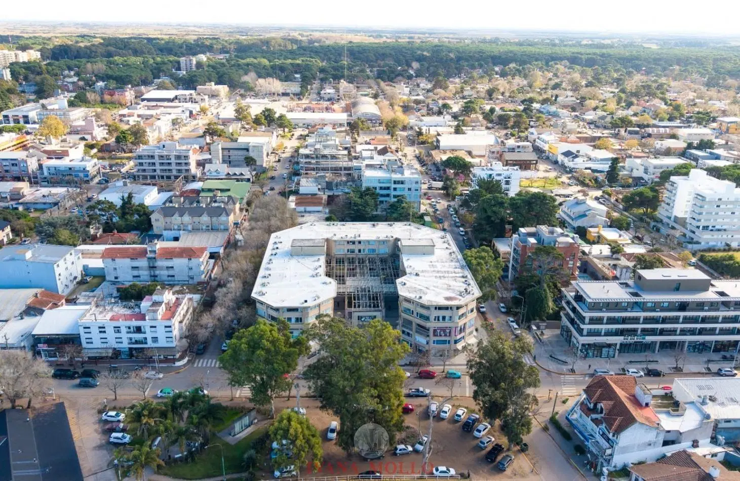 LOCAL COMERCIAL CENTRICO A LA VENTA CON FINANCIACION - PASEO EL AGORA - PINAMAR 5