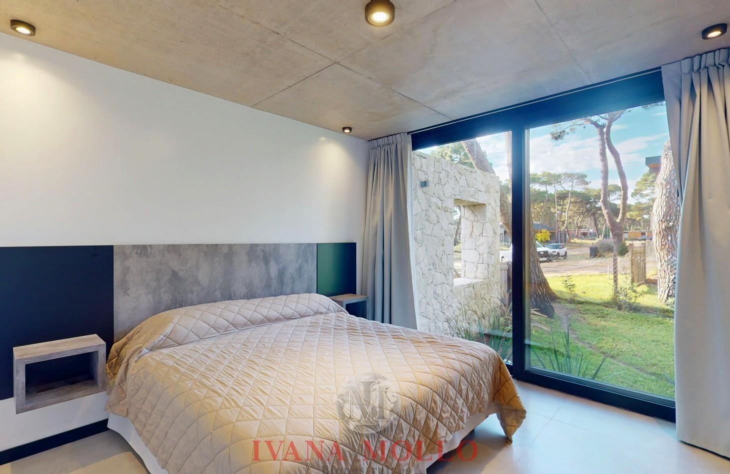 Foto de Casa en venta 6 ambientes en Barrio Pioneros, Pinamar con pileta, imagen 1