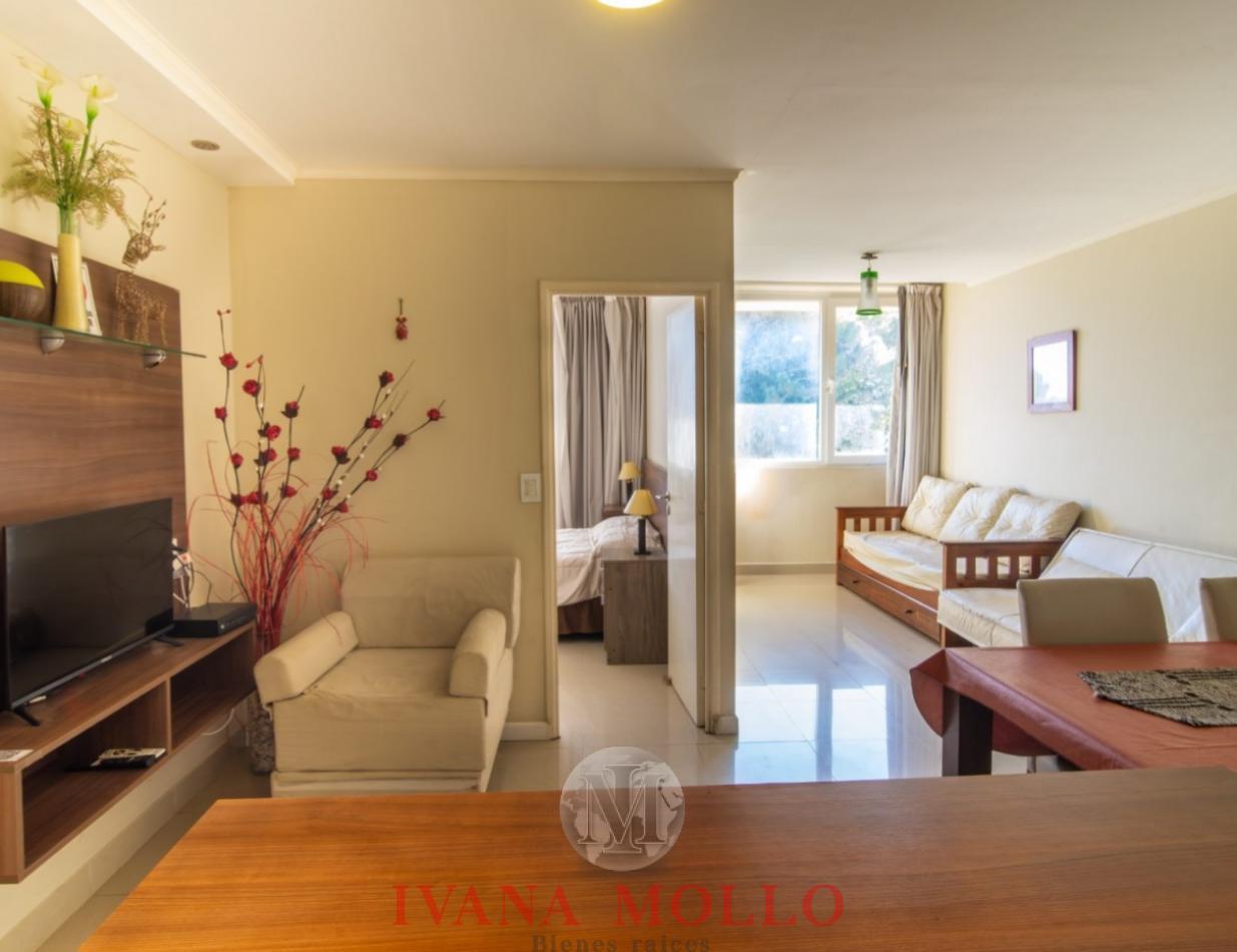 Foto de Departamento en venta 2 ambientes en Pinamar Centro con cochera, imagen 1