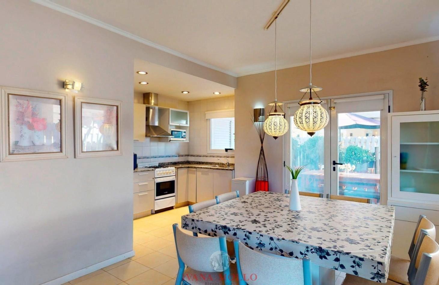 Foto de Triplex en venta 4 ambientes en Pinamar con pileta, imagen 4