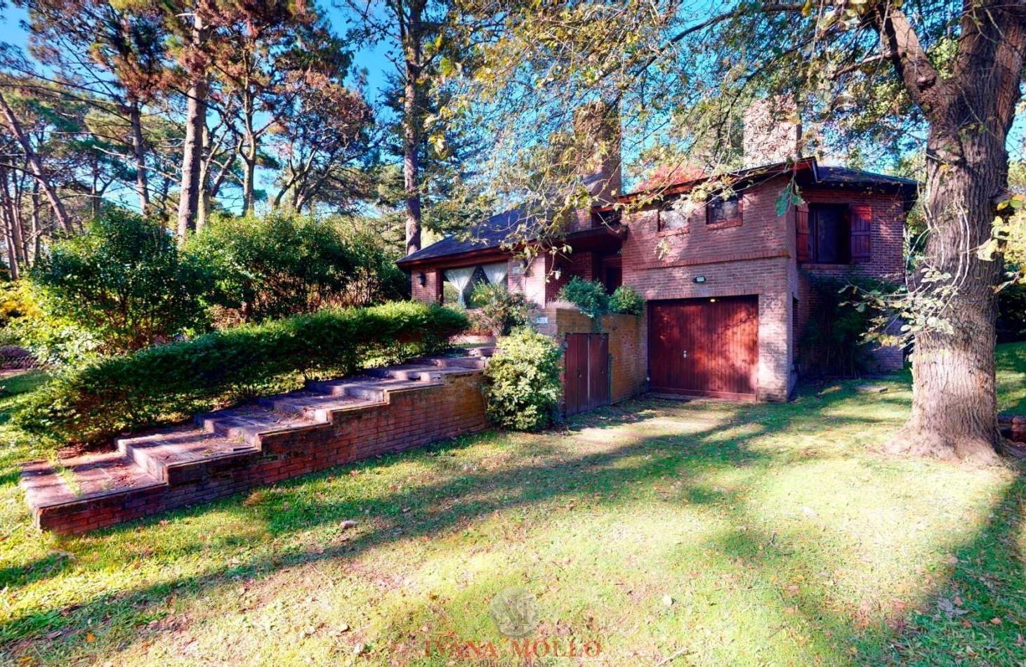 Foto de Casa en venta 5 ambientes en Carilo con pileta, imagen 3