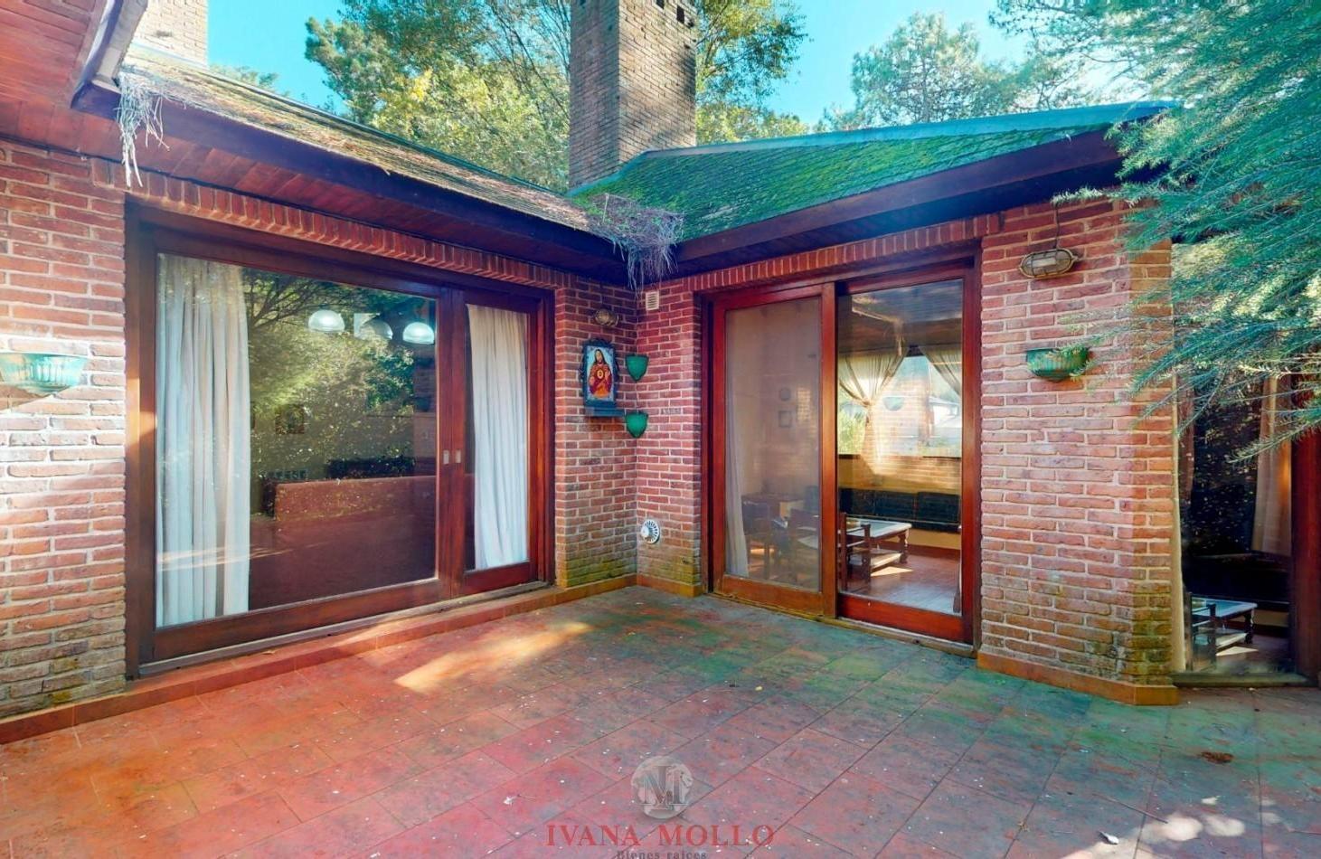 Foto de Casa en venta 5 ambientes en Carilo con pileta, imagen 5