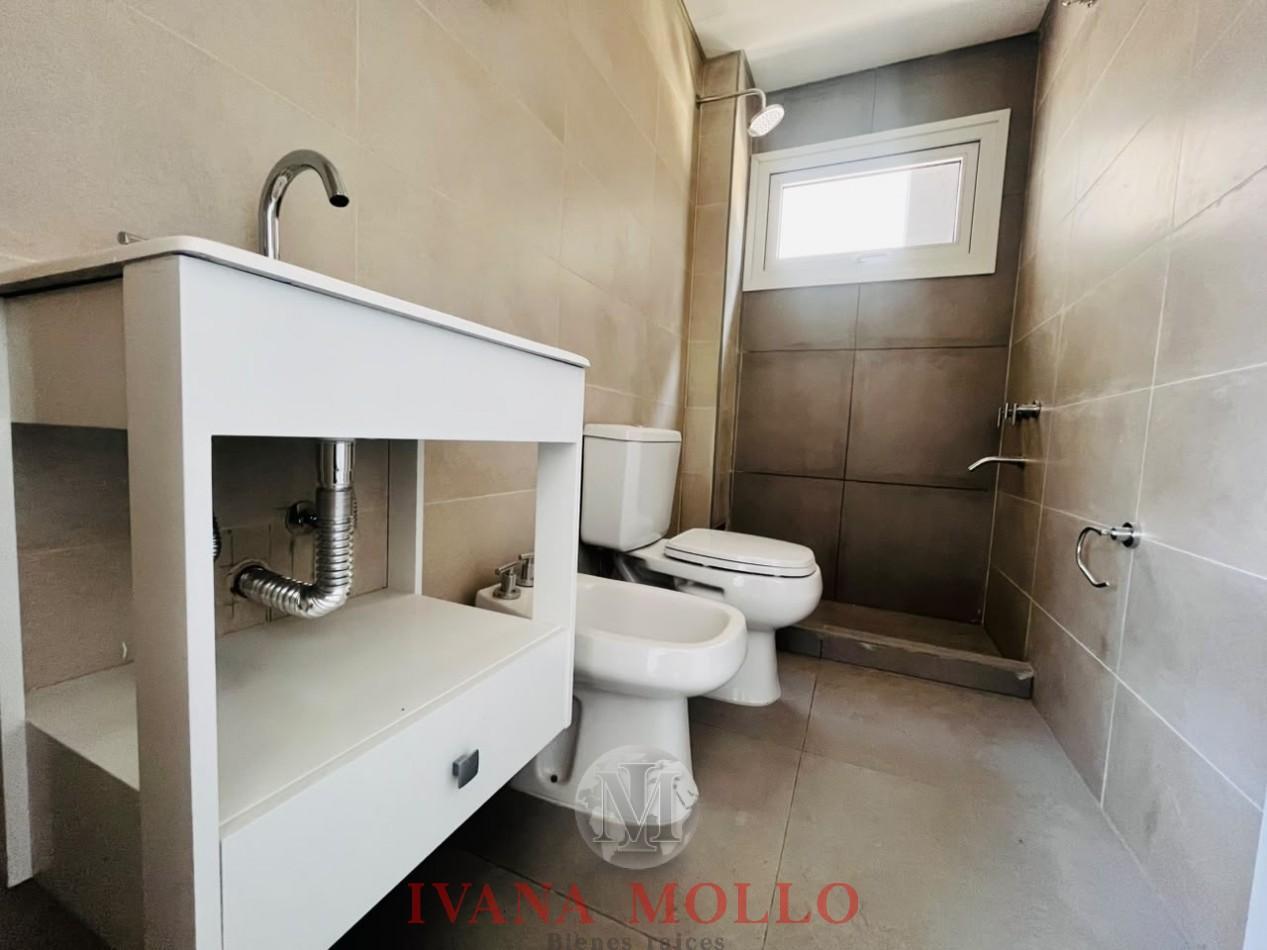 Foto de Duplex en venta 3 ambientes en Pinamar Centro con cochera y parrilla a, imagen 4