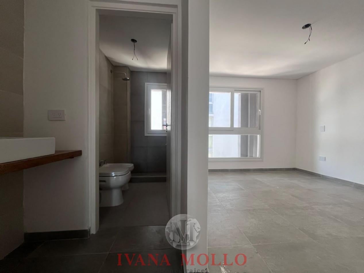 Foto de Duplex en venta 3 ambientes en Pinamar Centro con cochera y parrilla a, imagen 3