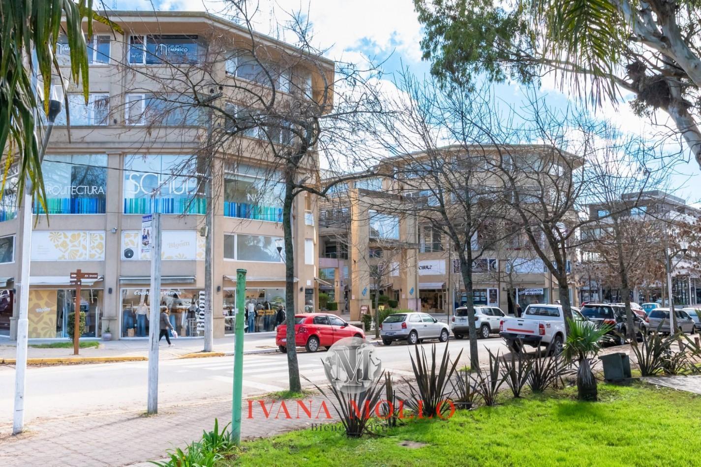 Foto de Oficina en centro de Pinamar en venta, imagen 1