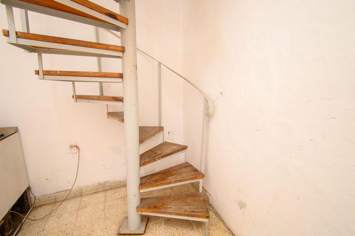3 Departamentos y Galpón. Se Vende 2