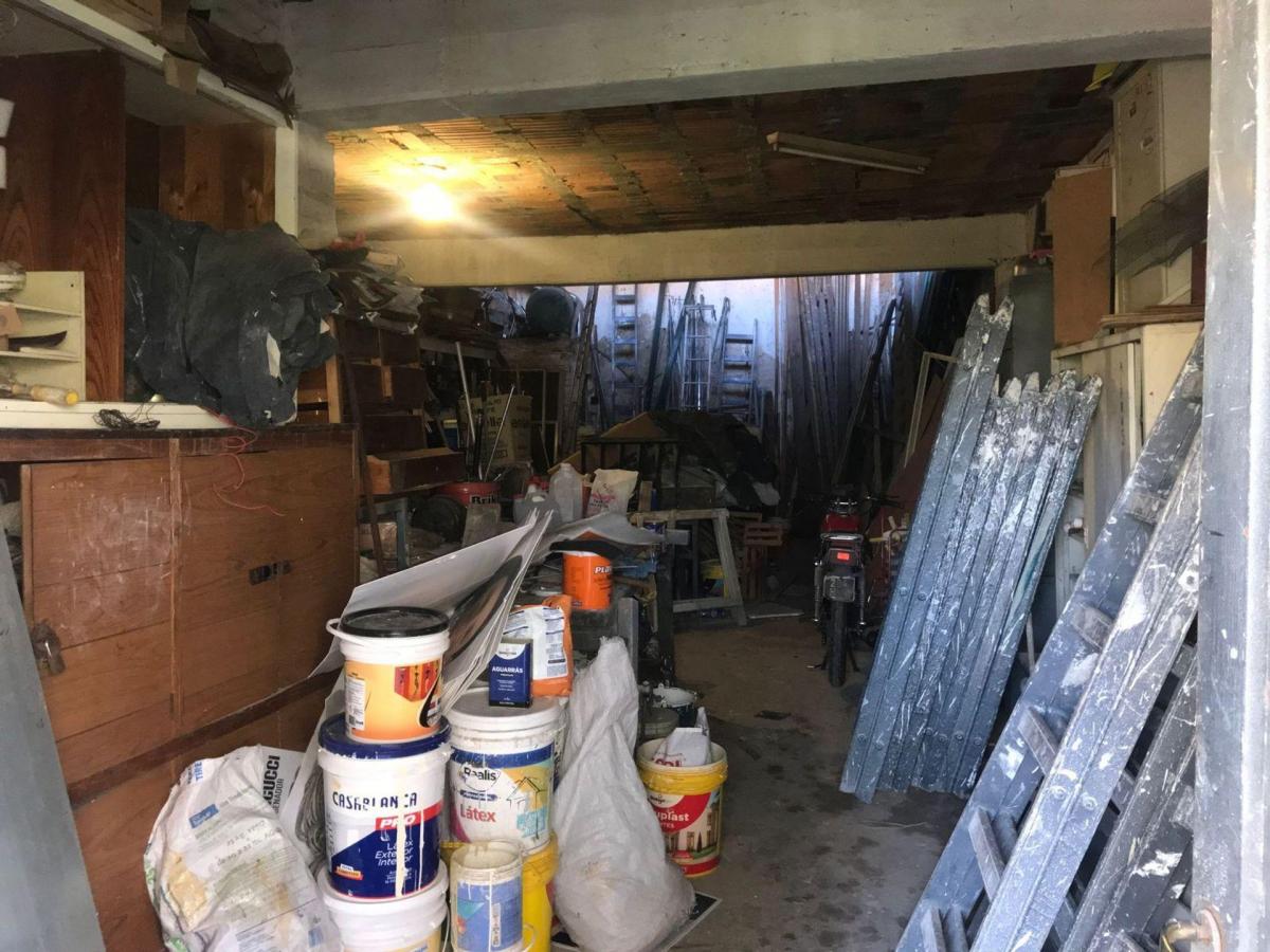 3 Departamentos y Galpón. Se Vende 4