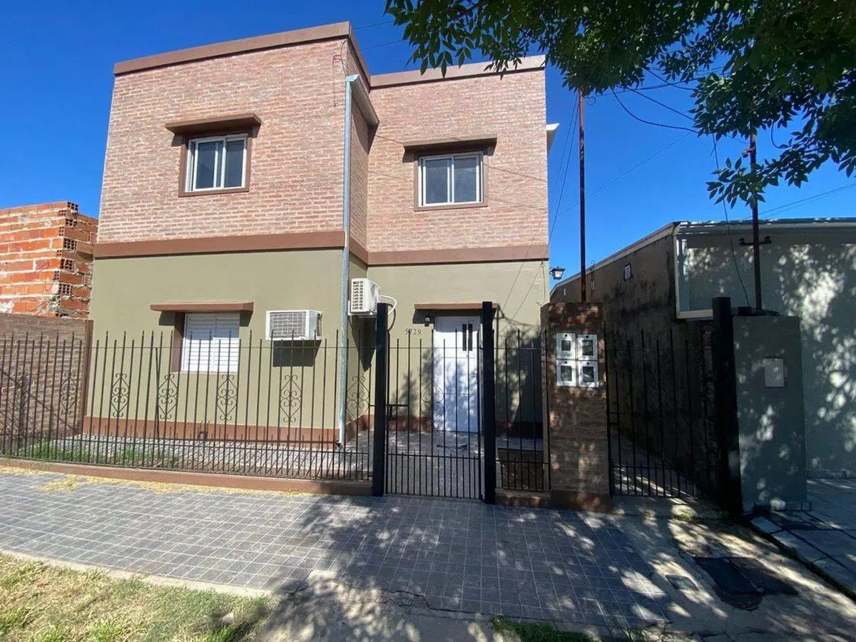 DPTO DE 2 DORM PLANTA BAJA AL FRENTE EN MONTE VERA 3