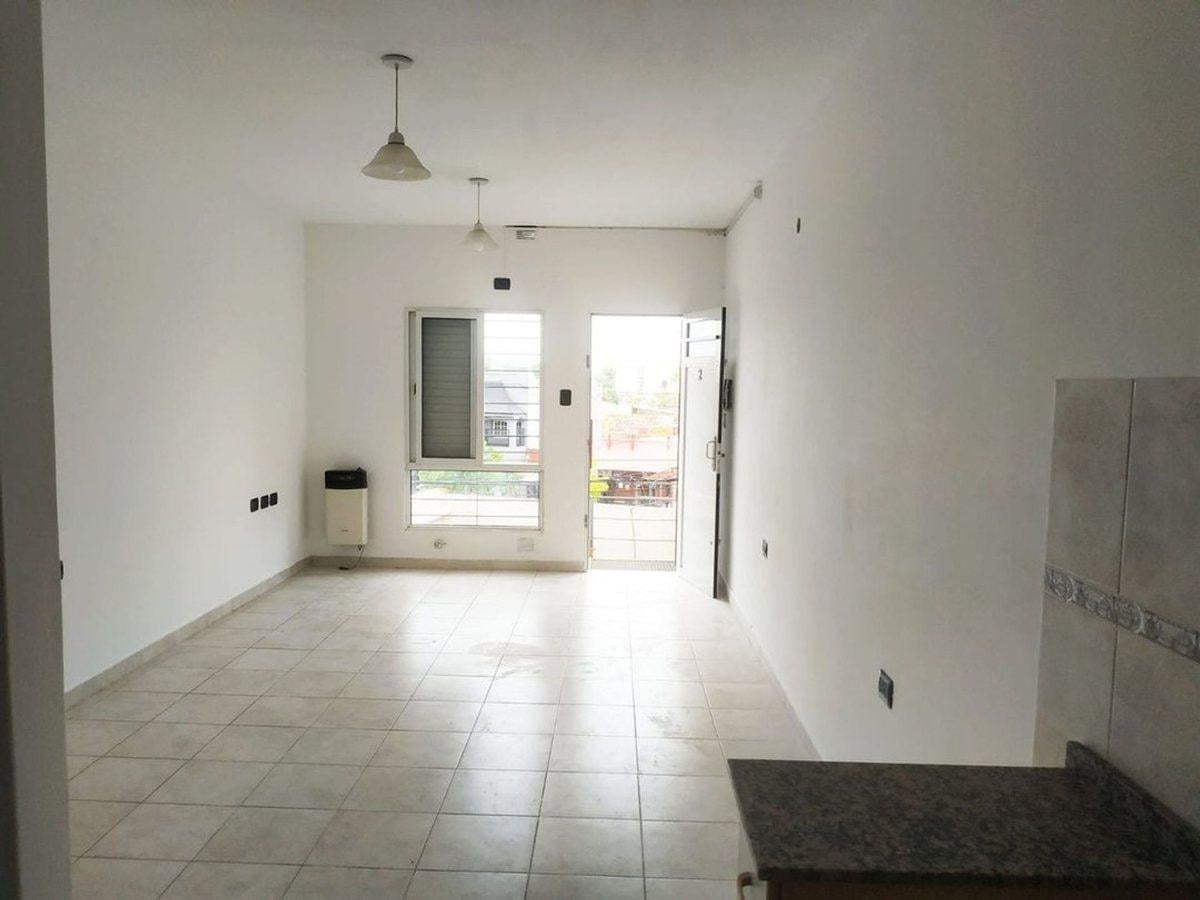 SE VENDE MONOAMBIENTE AL FRENTE SOBRE GRL PAZ 5400