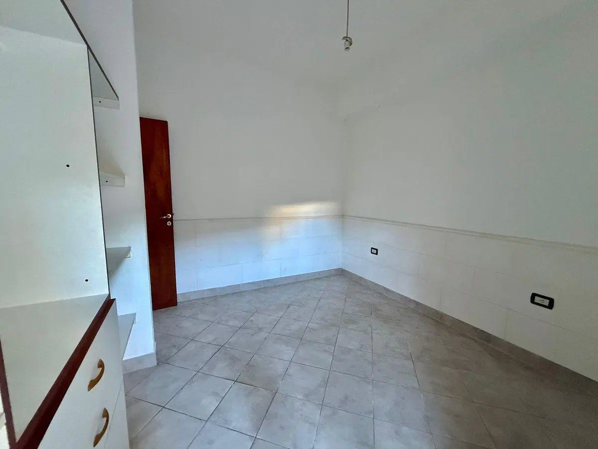 SE VENDE DEPTO 1 DORM EN PB CON PATIO GRL PAZ 5400 2