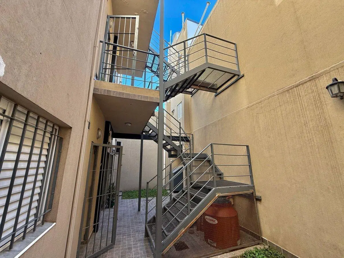 SE VENDE DPTO EN 1ER PISO 1 DOR SOBRE GRL PAZ 5400 4