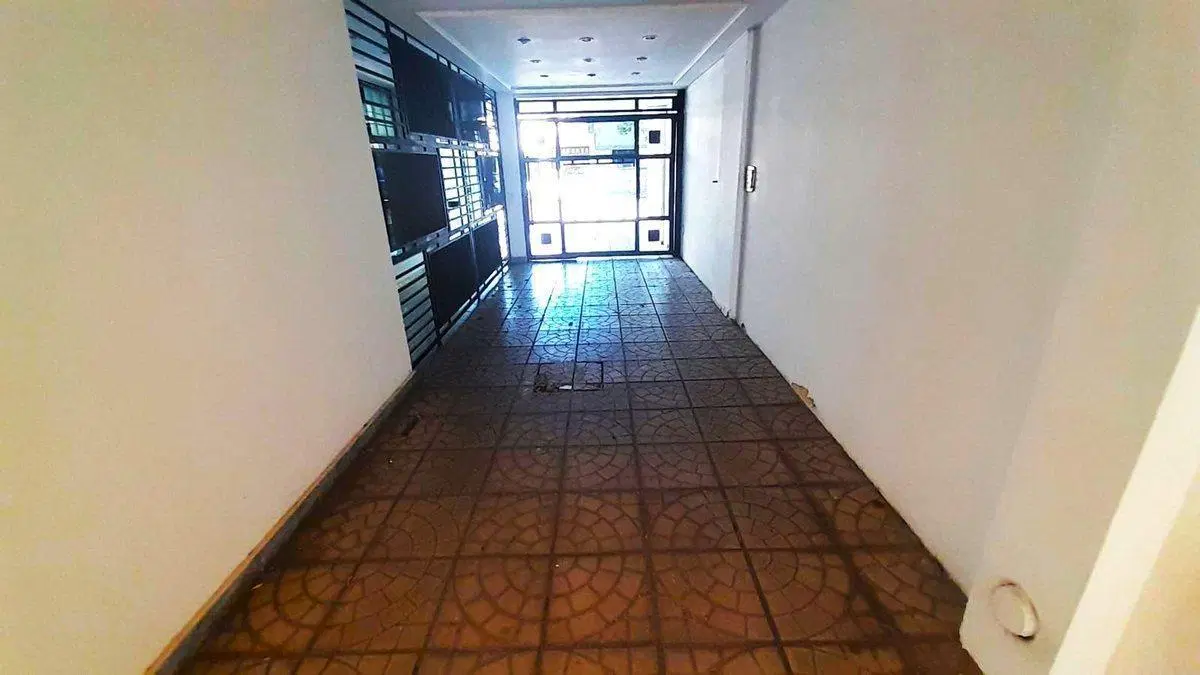 VENTA COCHERA A MTS. DE BV. PELLEGRINI 3
