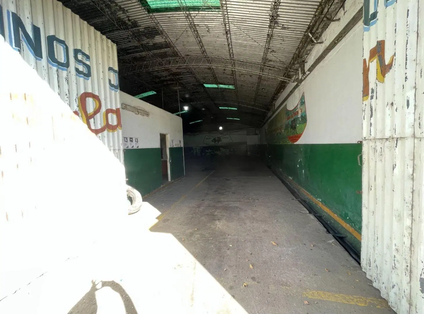GALPON EN ALQUILER CON OFICINA Y LOCAL 2