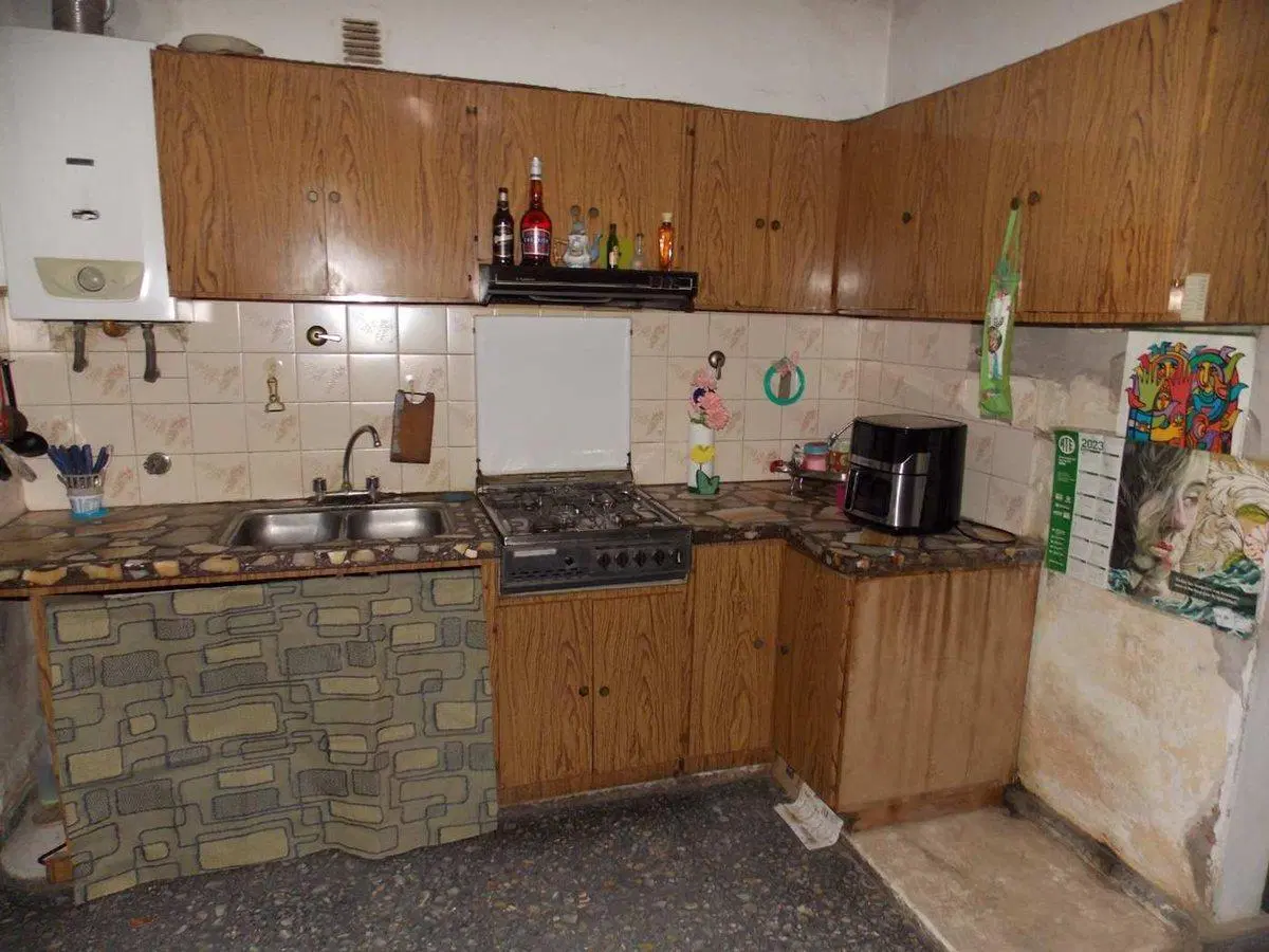CASA DE TRES DORMITORIO Y COCHERA EN SANTO TOMÉ 5