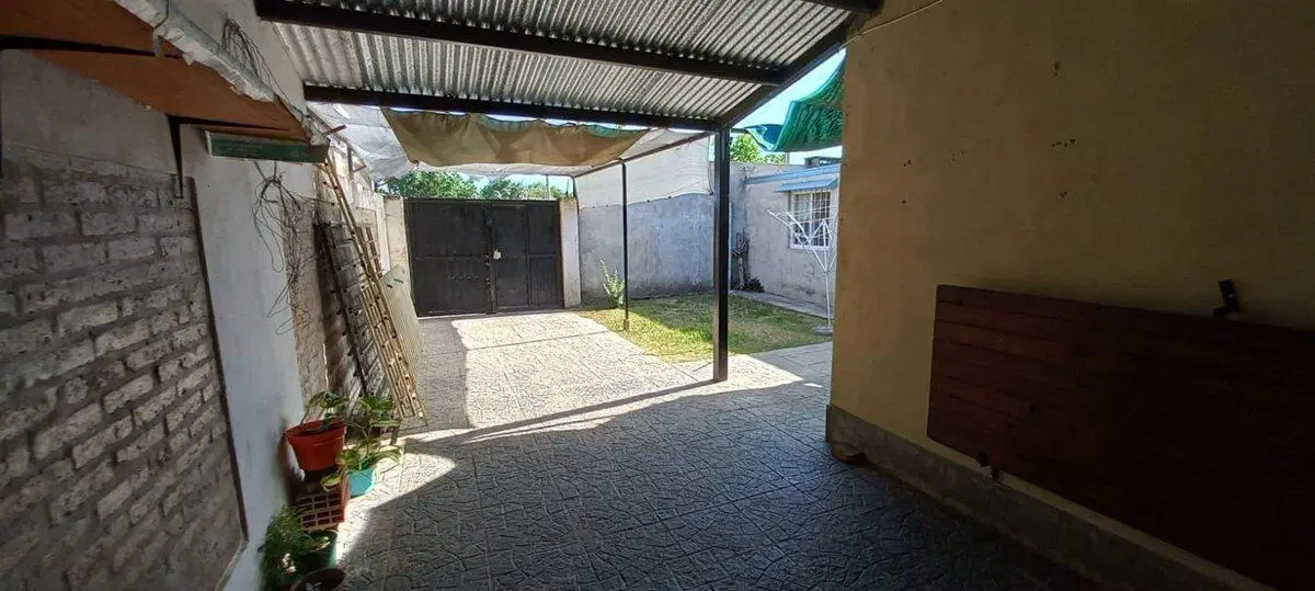 Casa Las Delicias, 2 dorm. 5 ambientes, cochera 2