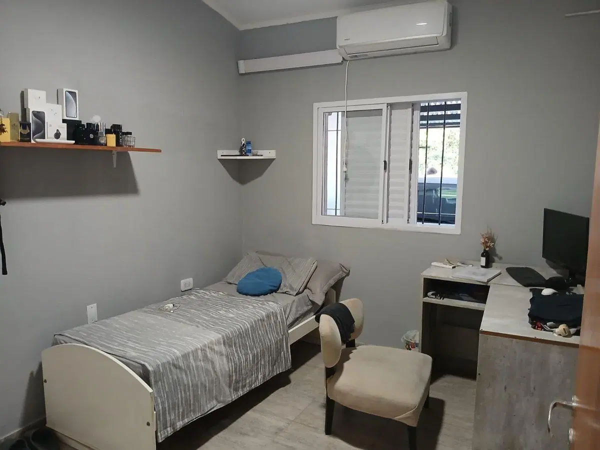 Casa modernizada, con pileta y excelente ubicación 3