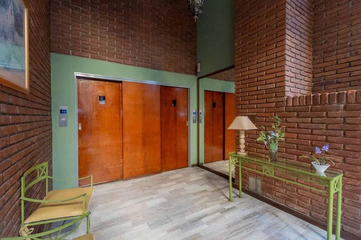 VENTA - SEMI-PISO DE 3 DORMITORIOS Y COCHERA 3