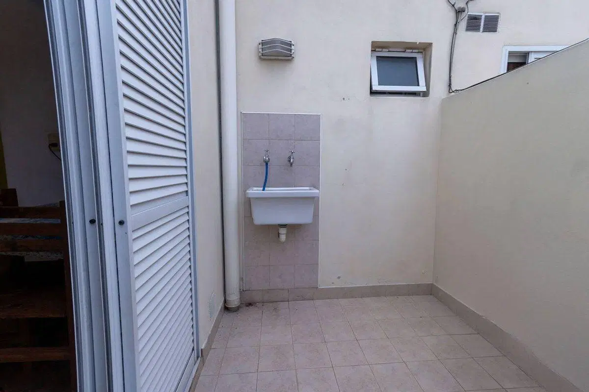 DEPARTAMENTO EN VENTA 1 DOR AL FRENTE CON BALCON 3
