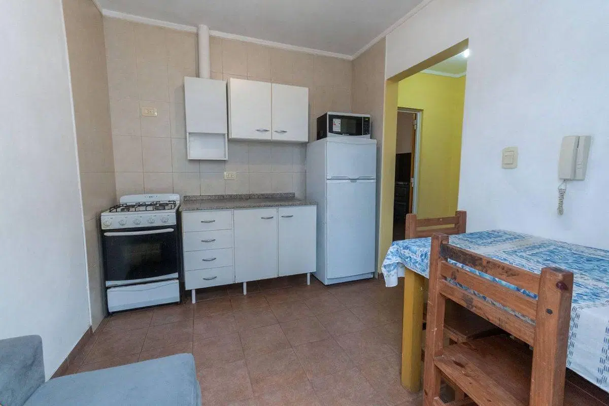 DEPARTAMENTO EN VENTA 1 DOR AL FRENTE CON BALCON 2
