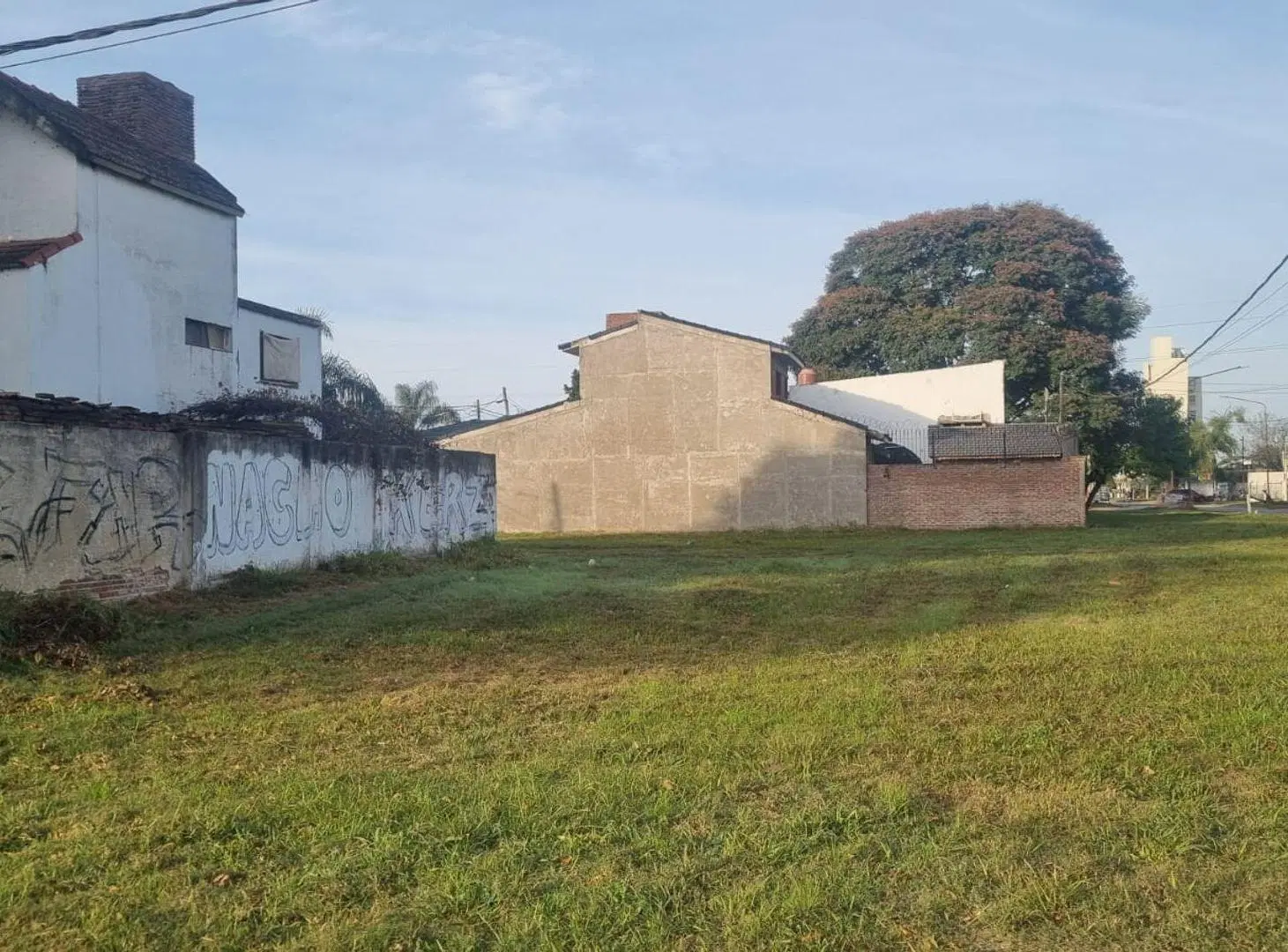 Venta de Terreno en esquina sobre Av. Gral. Paz 3