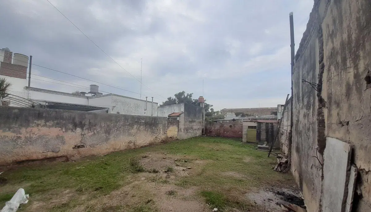 TERRENO INTERNO Y COCHERA EN BARRIO ROMA 5