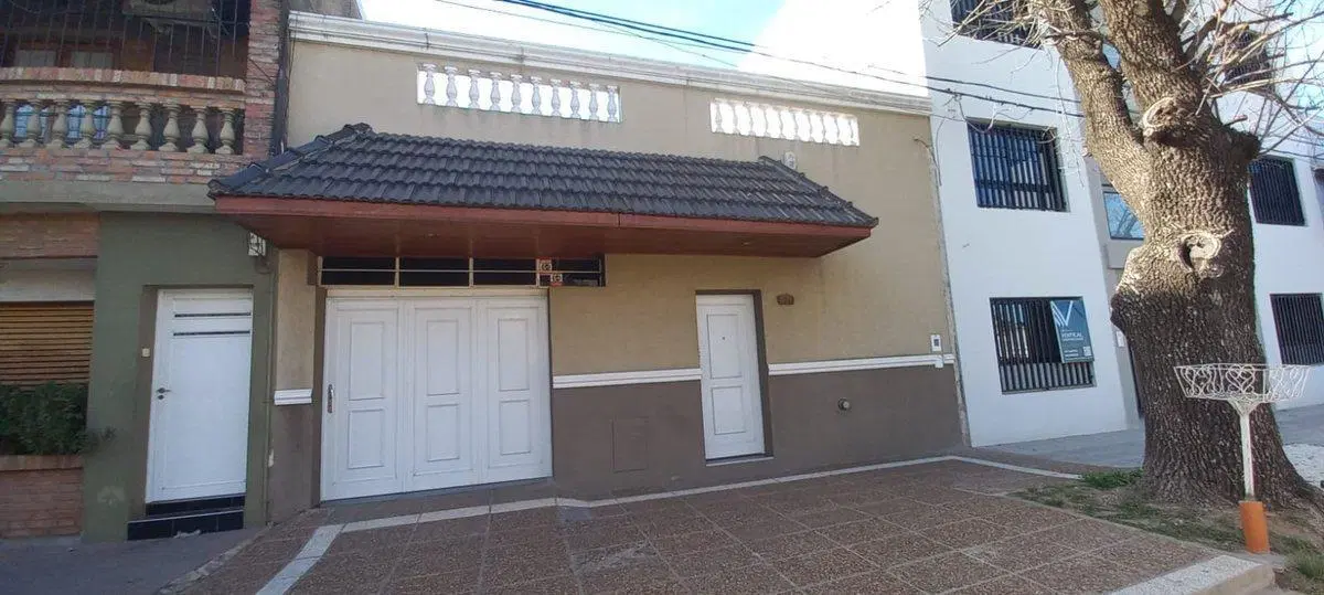 Casa 2/3 Dorm-Pileta-Cochera barrio Sur 5