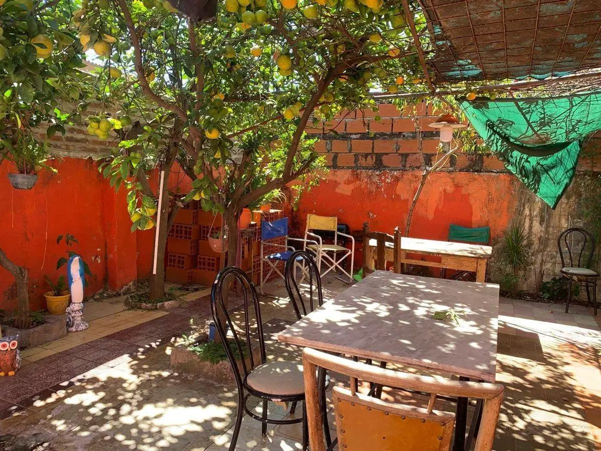 CASA AMPLIA EN BARRIO SAN MARTIN 5