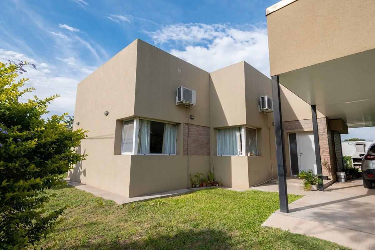 CASA QUINTA 3 DORM. PILETA A 200 METROS DE LA RUTA